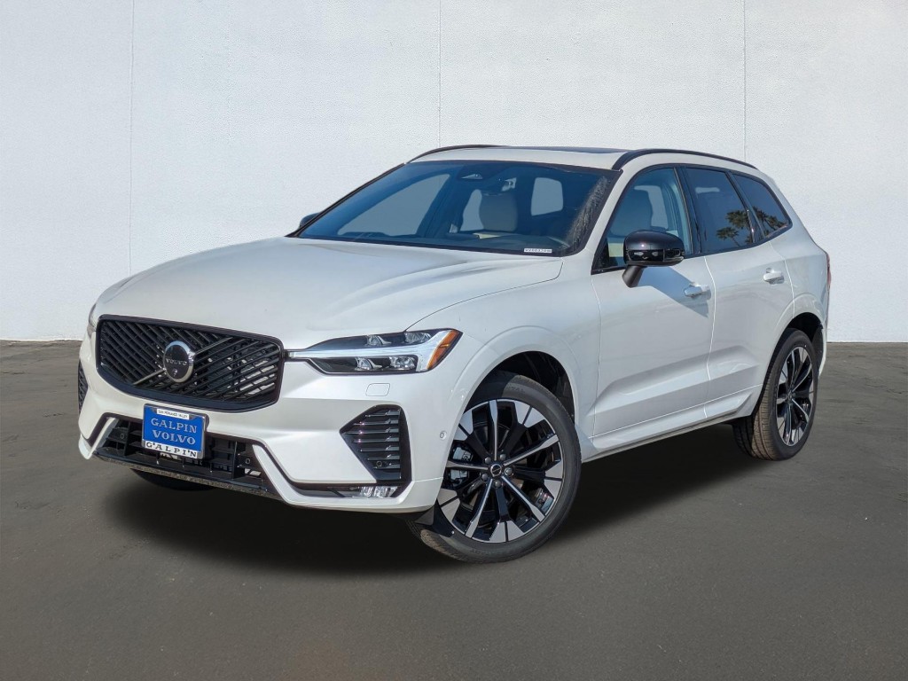 2026 Volvo XC60 B5 Plus Dark