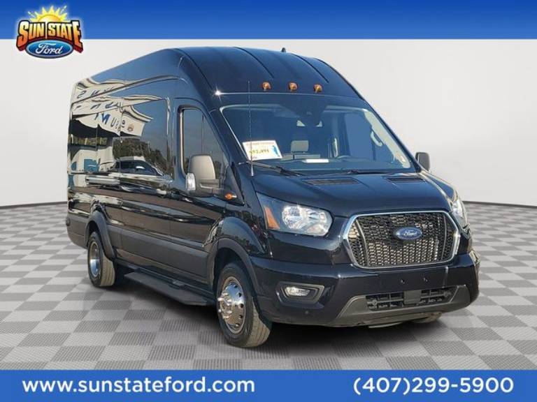 2024 Ford Transit Passenger Wagon XLT