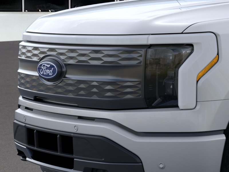 2025 Ford F-150 Lightning Lariat - Photo 17