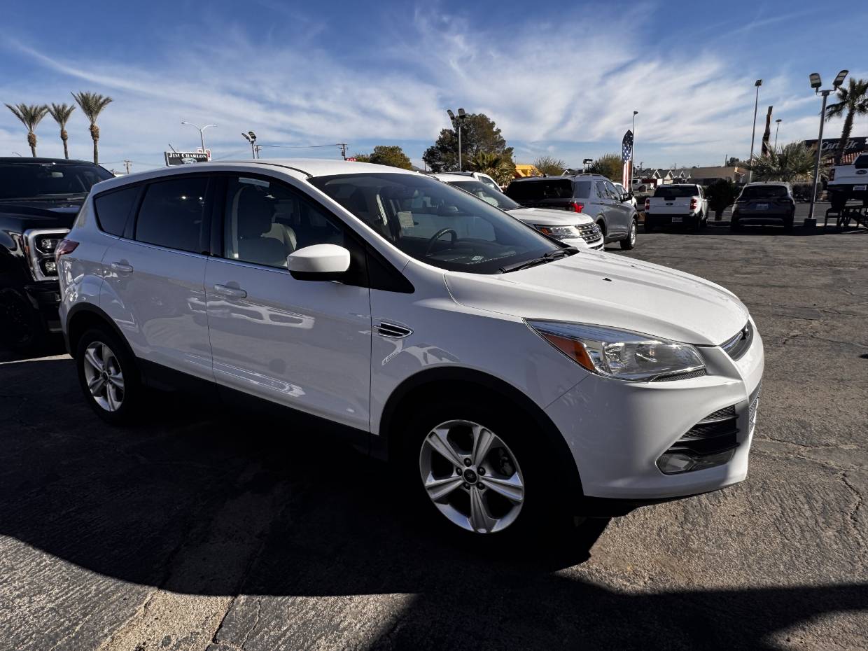 Used 2016 Ford Escape SE with VIN 1FMCU0GX4GUA13661 for sale in Ridgecrest, CA