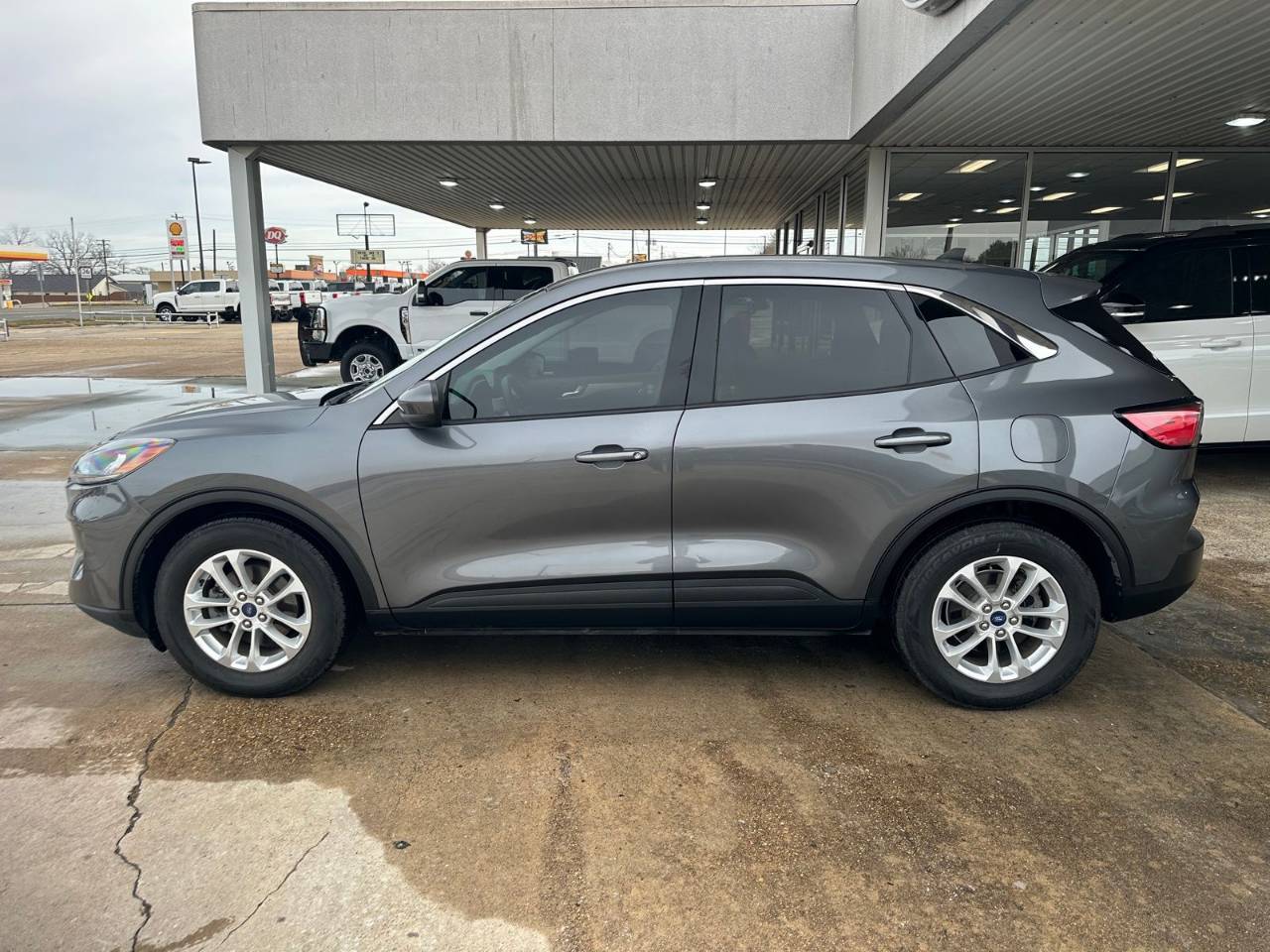 Used 2021 Ford Escape SE with VIN 1FMCU0G67MUB09044 for sale in Caldwell, TX