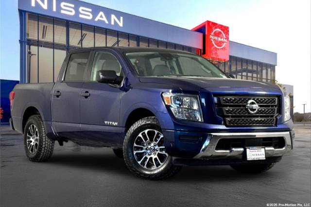 2022 Nissan Titan SV