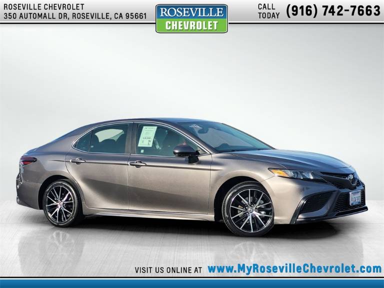 2024 Toyota Camry SE