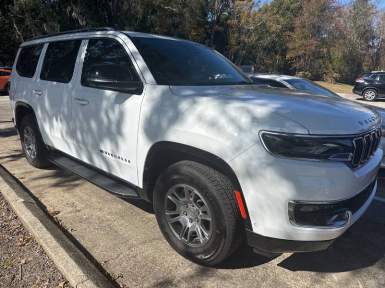 2024 Jeep Wagoneer Base