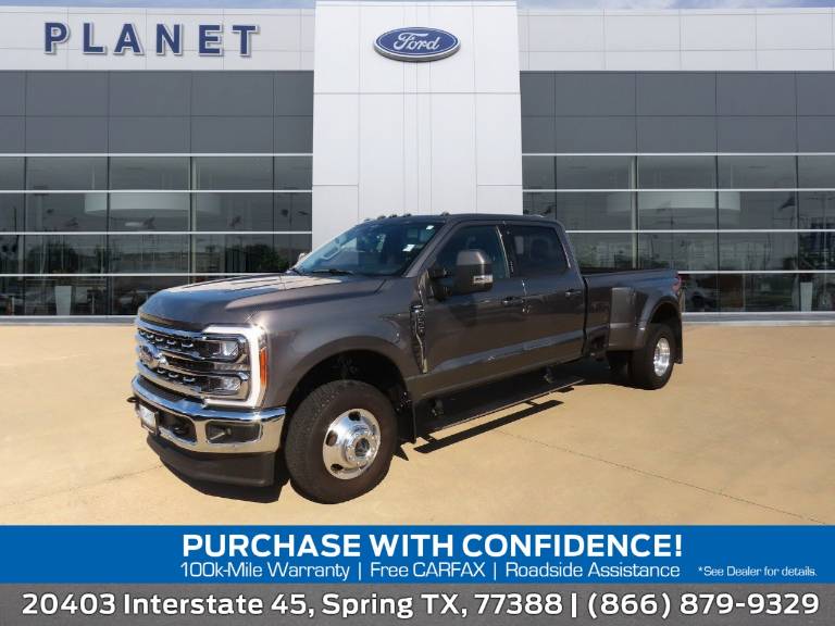 2023 Ford Super Duty F-350 DRW LARIAT 4WD Crew Cab 8' Box