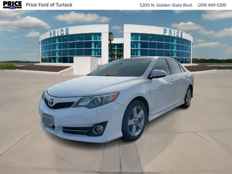 2014 Toyota Camry SE