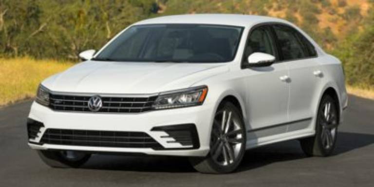 2017 Volkswagen Passat R-Line w/Comfort Pkg Auto