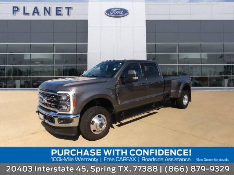 2023 Ford Super Duty F-350 DRW LARIAT 4WD Crew Cab 8' Box