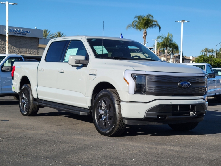 2023 Ford F-150 Lightning LARIAT