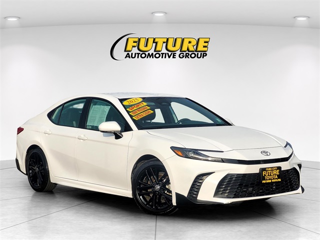 Used 2025 Toyota Camry SE