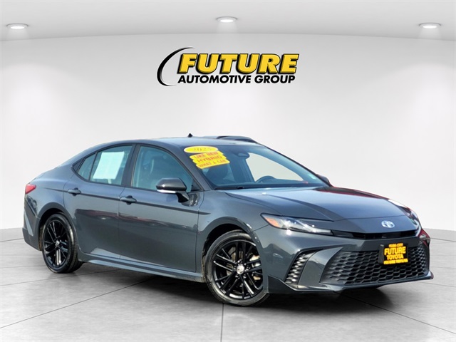 Used 2025 Toyota Camry SE
