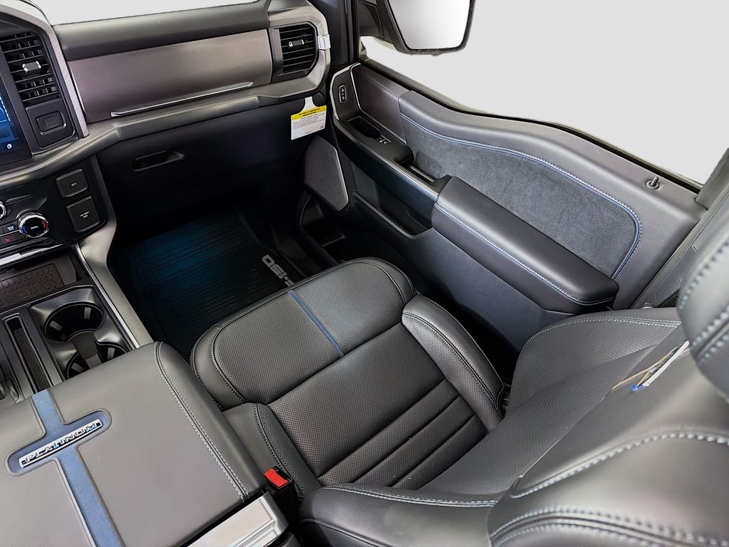 2025 Ford F-150 Platinum - Photo 26