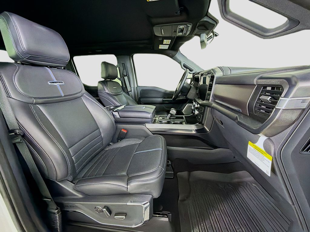 2025 Ford F-150 Platinum - Photo 31