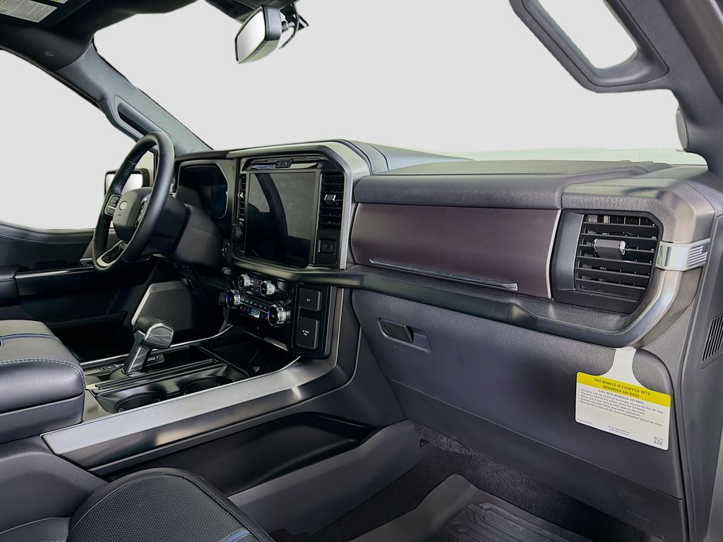 2025 Ford F-150 Platinum - Photo 32