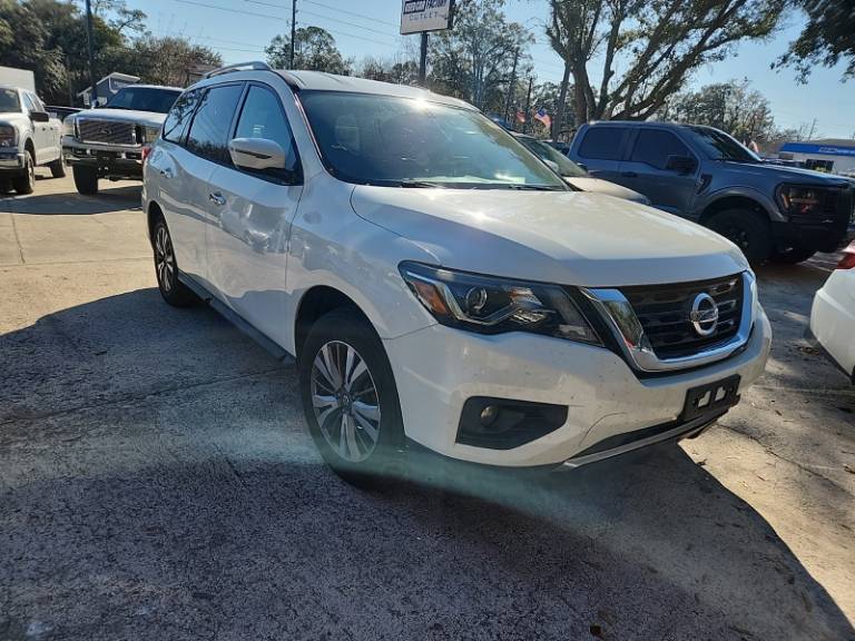 2018 Nissan Pathfinder SV