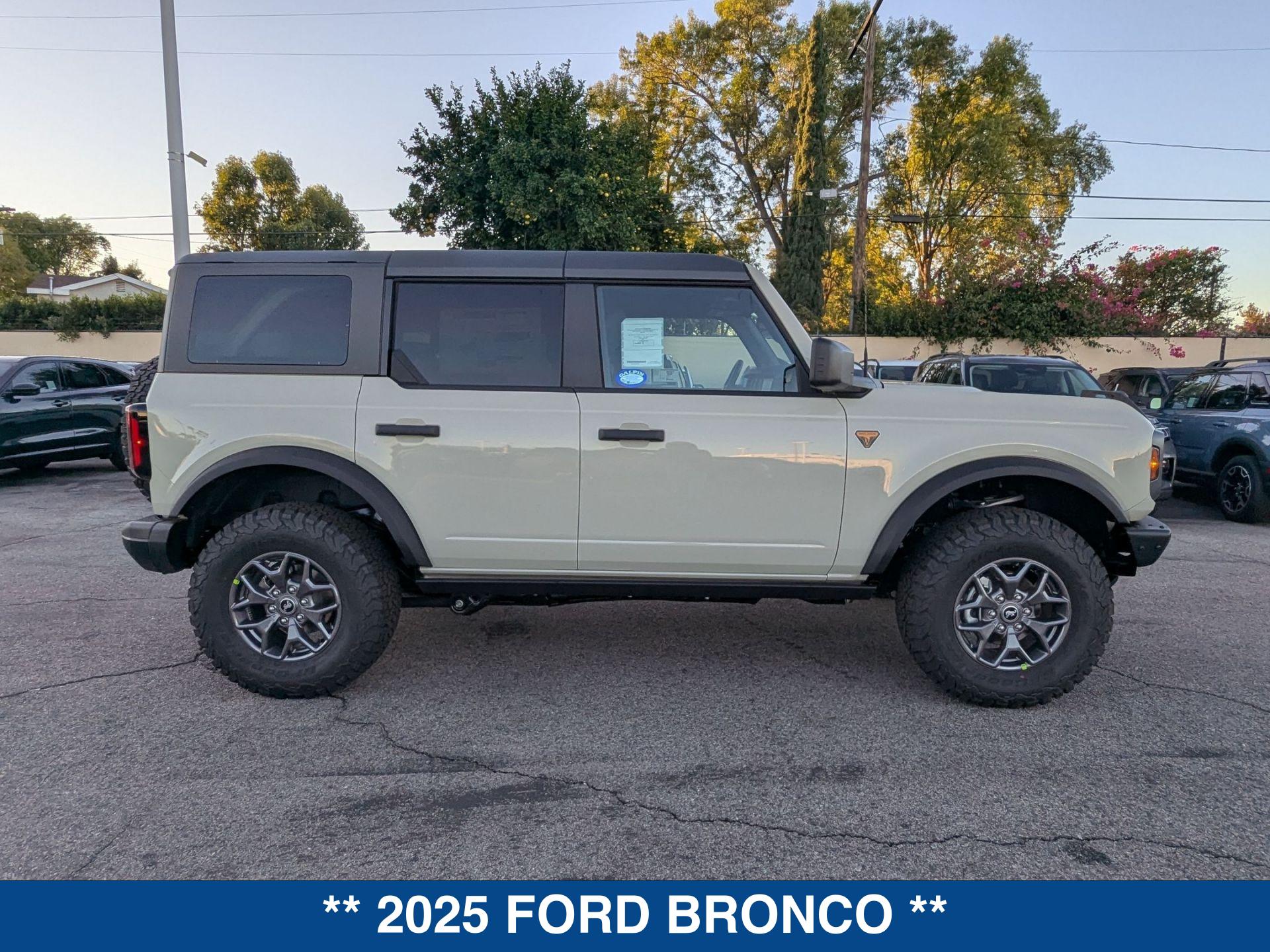 2025 Ford Bronco 4-Door Badlands - Photo 6