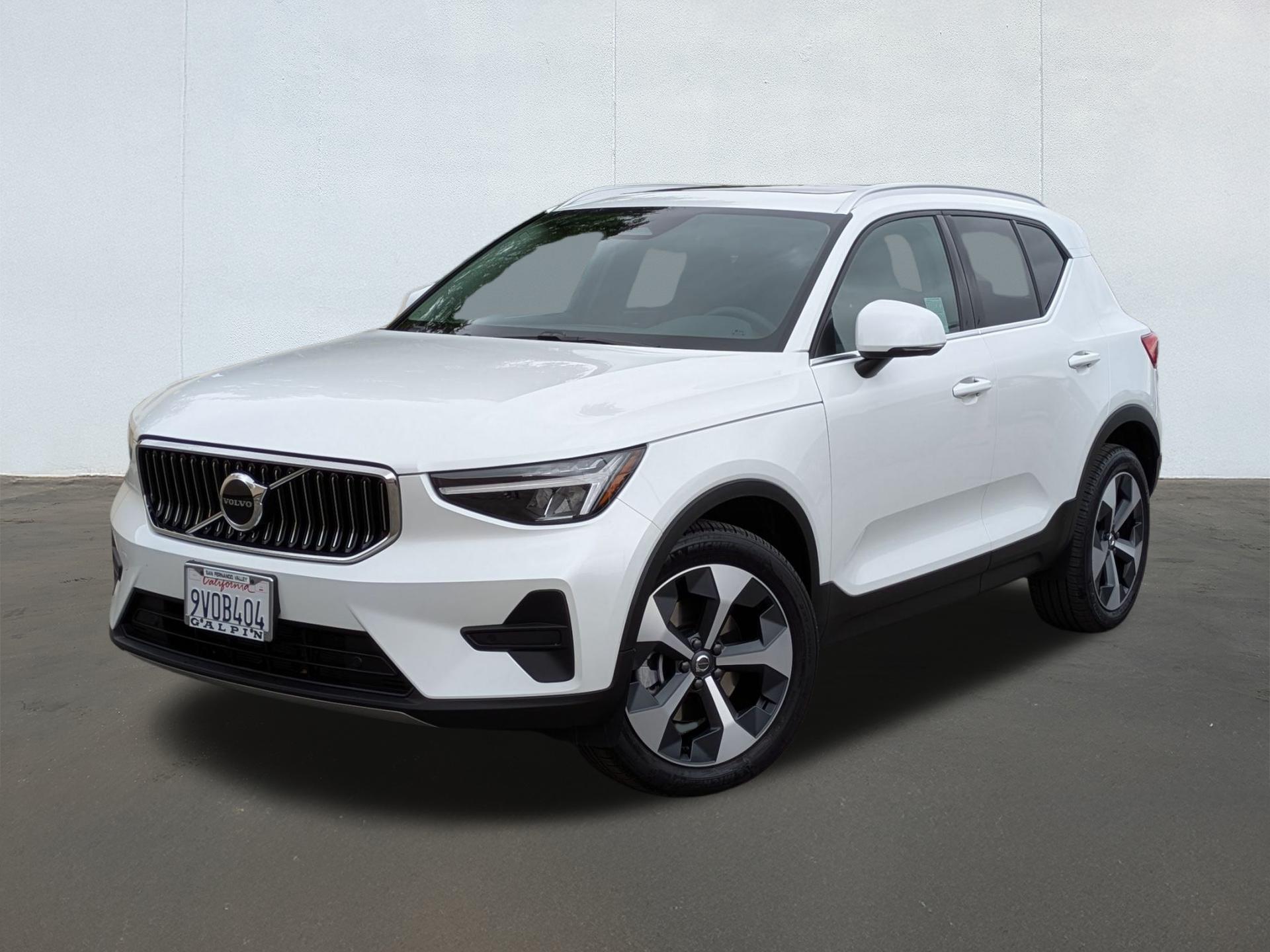 Used 2025 Volvo XC40 B5 Core Bright Theme