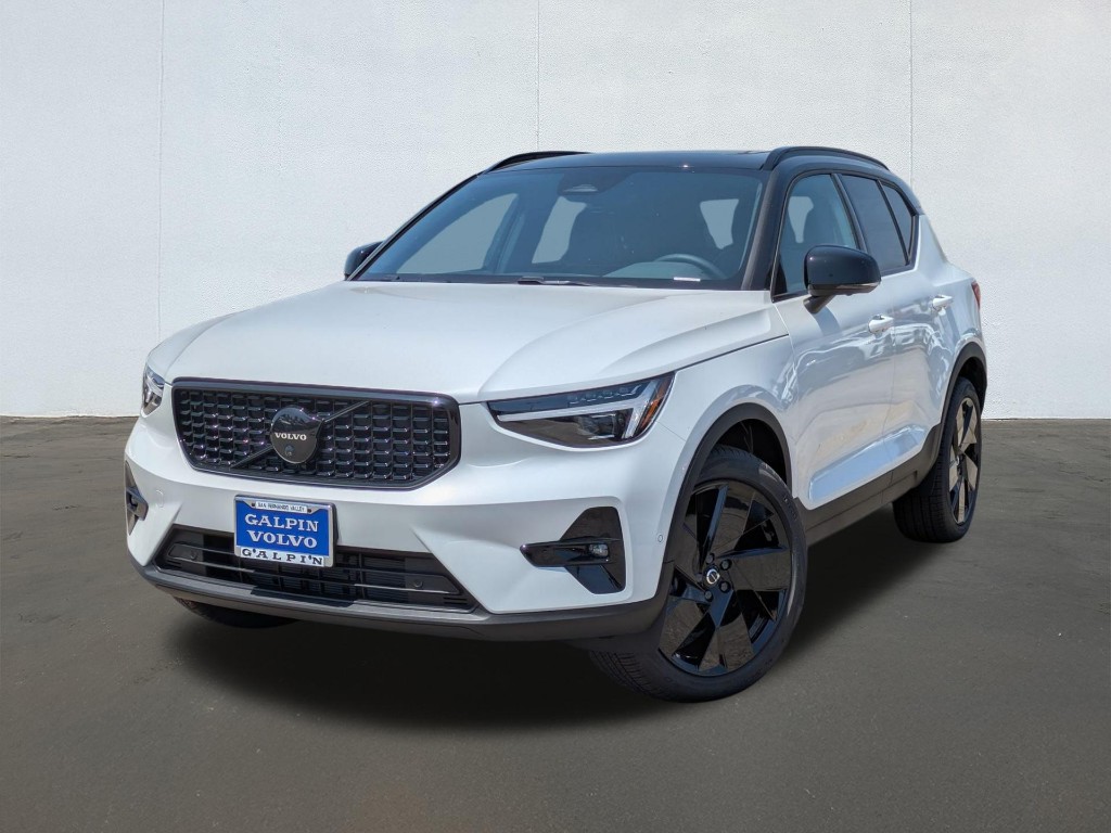 2026 Volvo XC40 B5 Ultra