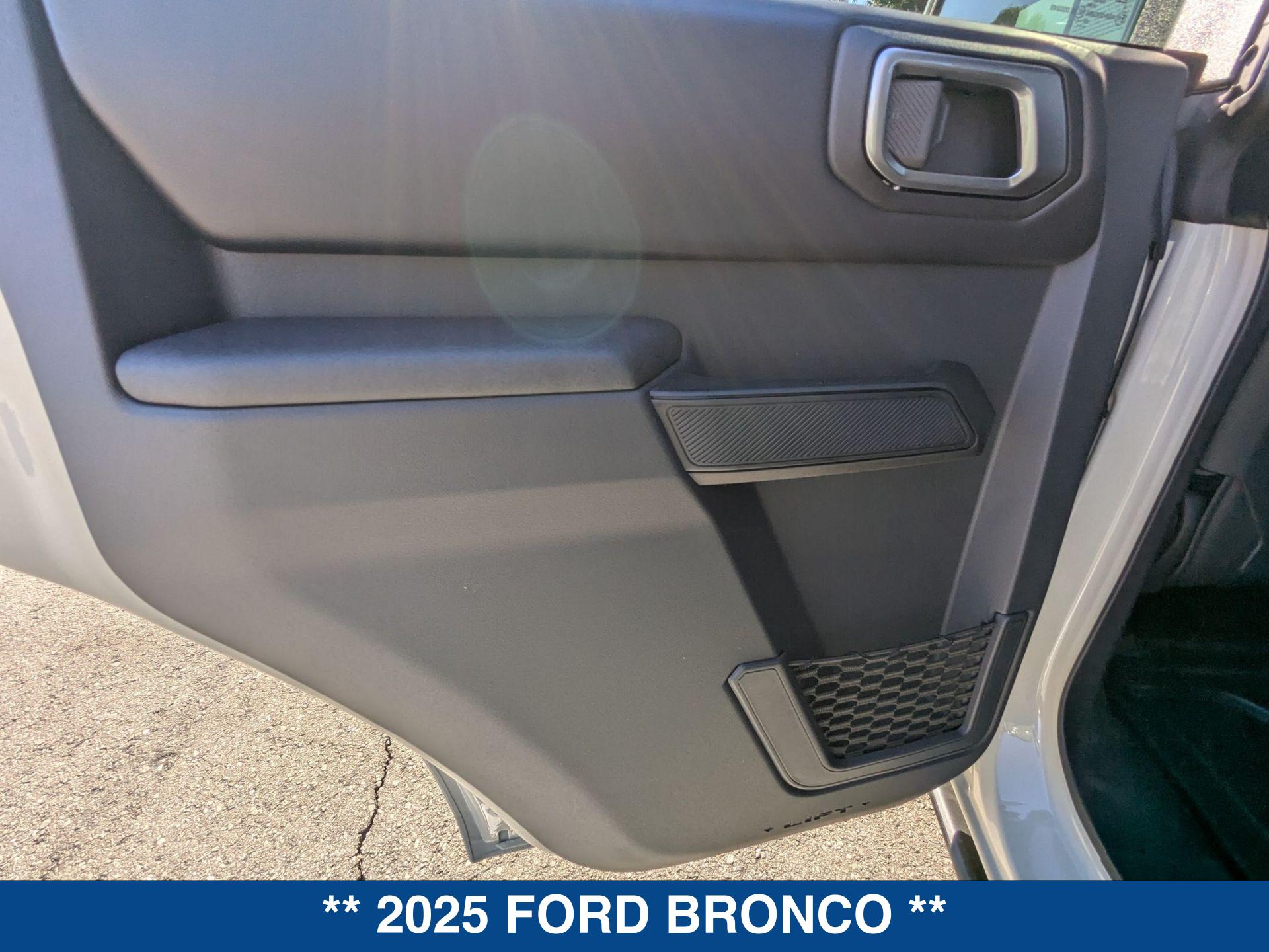 2025 Ford Bronco 4-Door Badlands - Photo 17