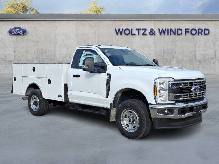 2025 Ford Super Duty F-350 Utility XL