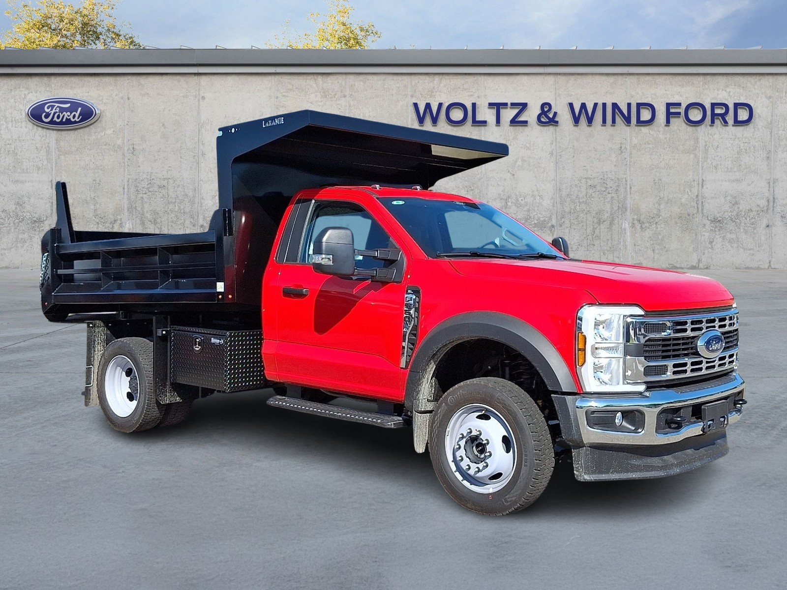 2025 Ford Super Duty F-550 Dump XL