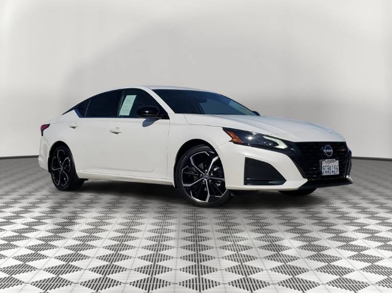 2023 Nissan Altima 2.5 SR