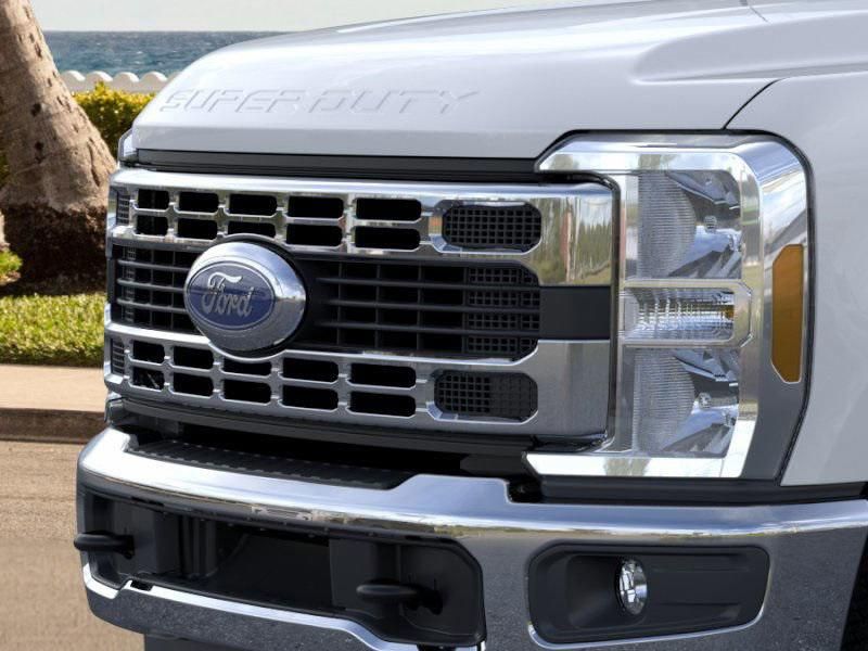 2025 Ford F-350 Super Duty Chassis Cab XLT - Photo 17