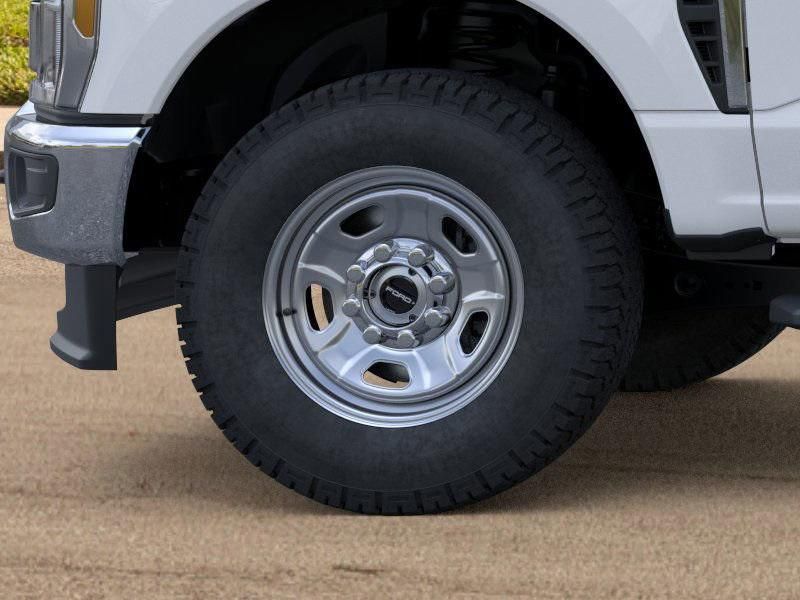 2025 Ford F-350 Super Duty Chassis Cab XLT - Photo 19