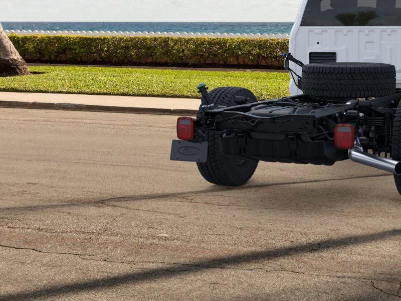 2025 Ford F-350 Super Duty Chassis Cab XLT - Photo 21