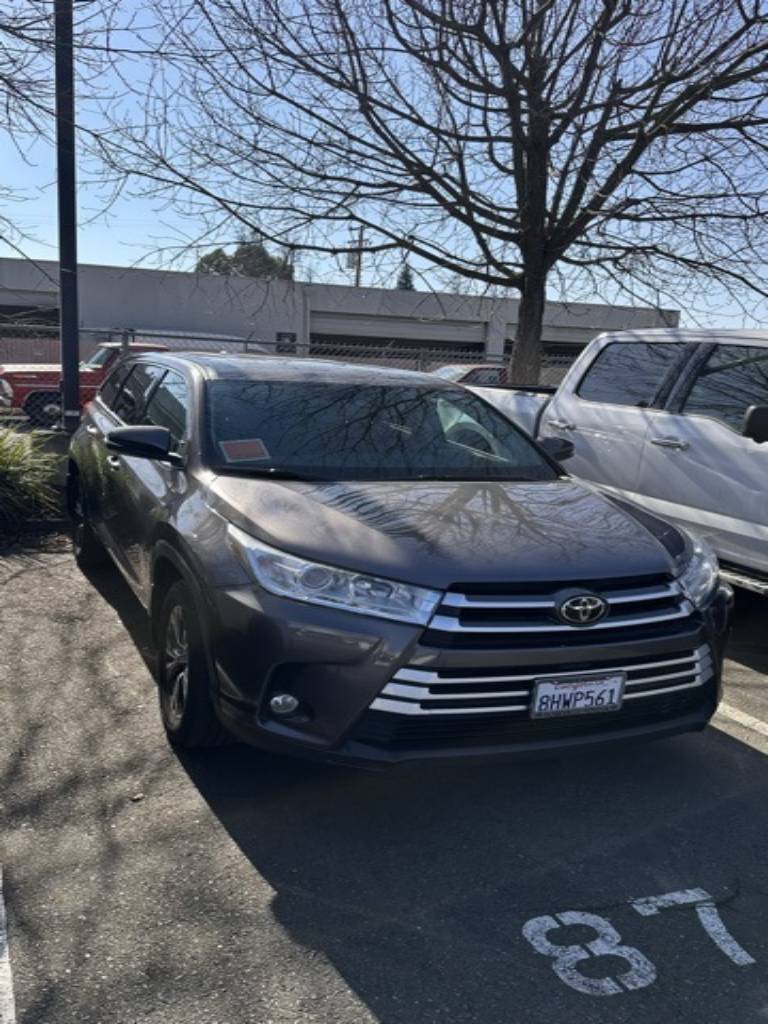 2017 Toyota Highlander LE