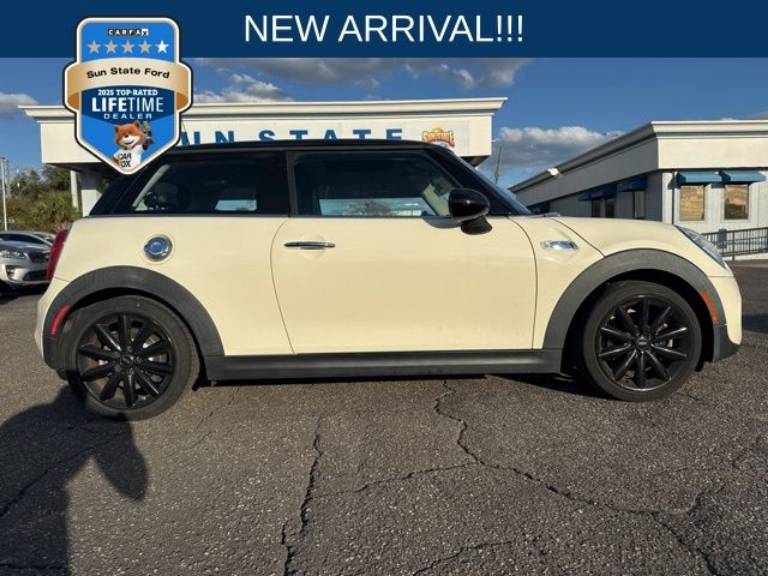 2016 Mini Cooper Hardtop Base