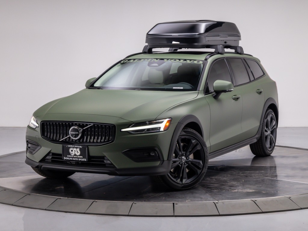 2026 Volvo V60 Cross Country B5 Plus Bright