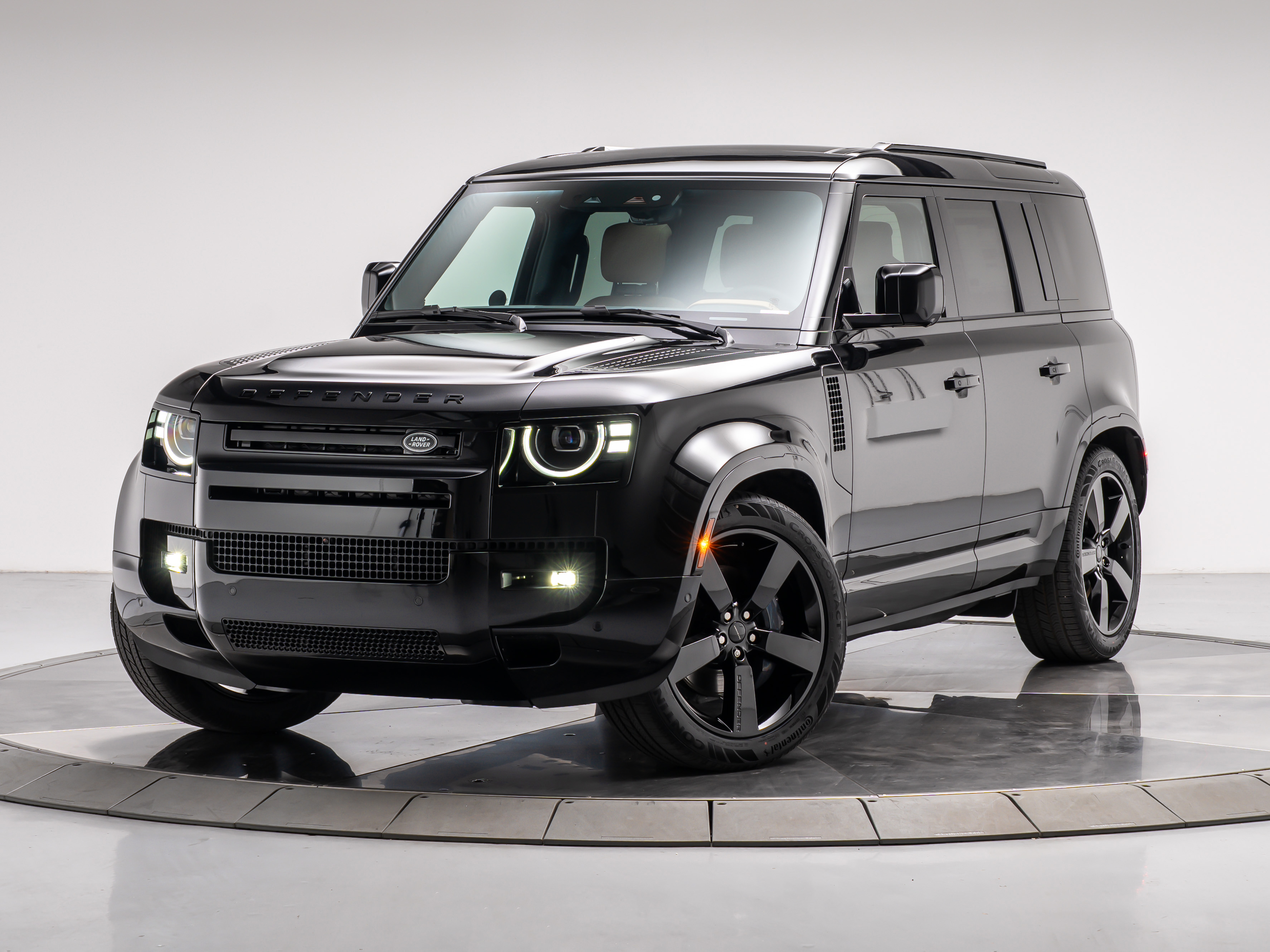 New 2026 Land Rover Defender P400 X-Dynamic SE