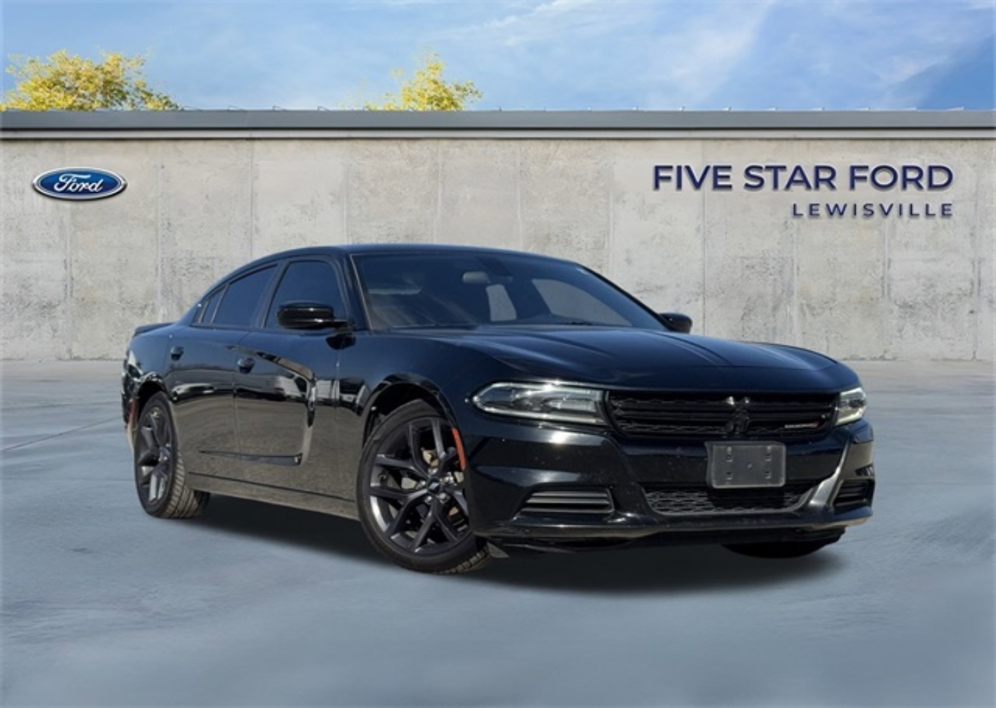 Used 2019 Dodge Charger SXT with VIN 2C3CDXBG0KH732538 for sale in Lewisville, TX