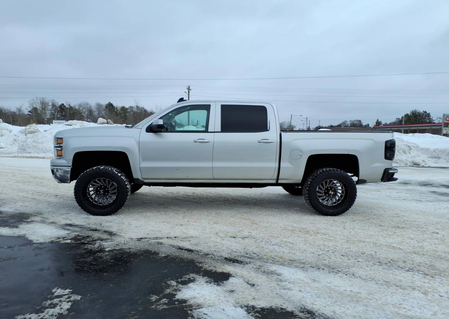 Used 2015 Chevrolet Silverado 1500 LT with VIN 3GCUKREC8FG152213 for sale in Minong, WI
