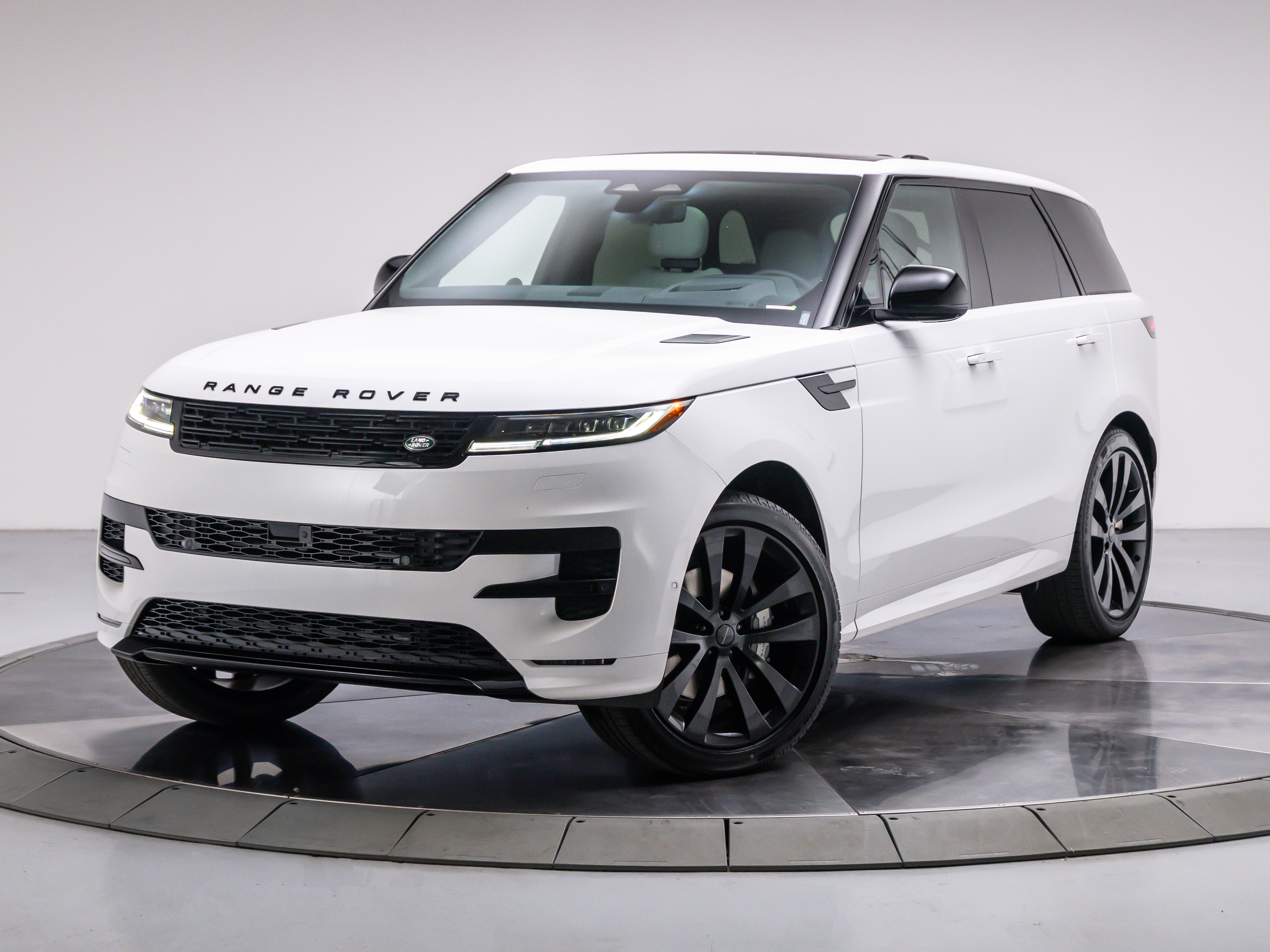 New 2026 Land Rover Range Rover Sport P400 Dynamic SE