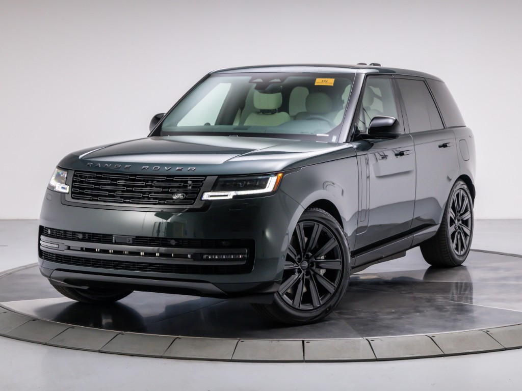 2026 Land Rover Range Rover P550e SE