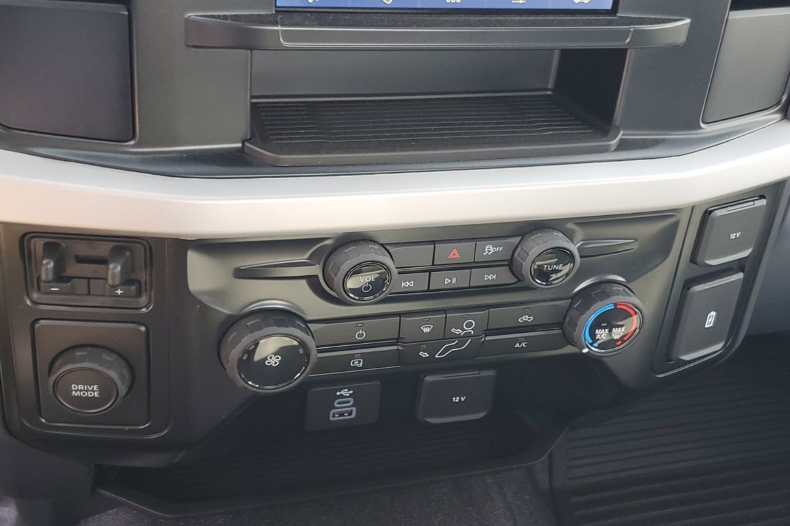 2026 Ford F-350 Super Duty Chassis Cab XL - Photo 29