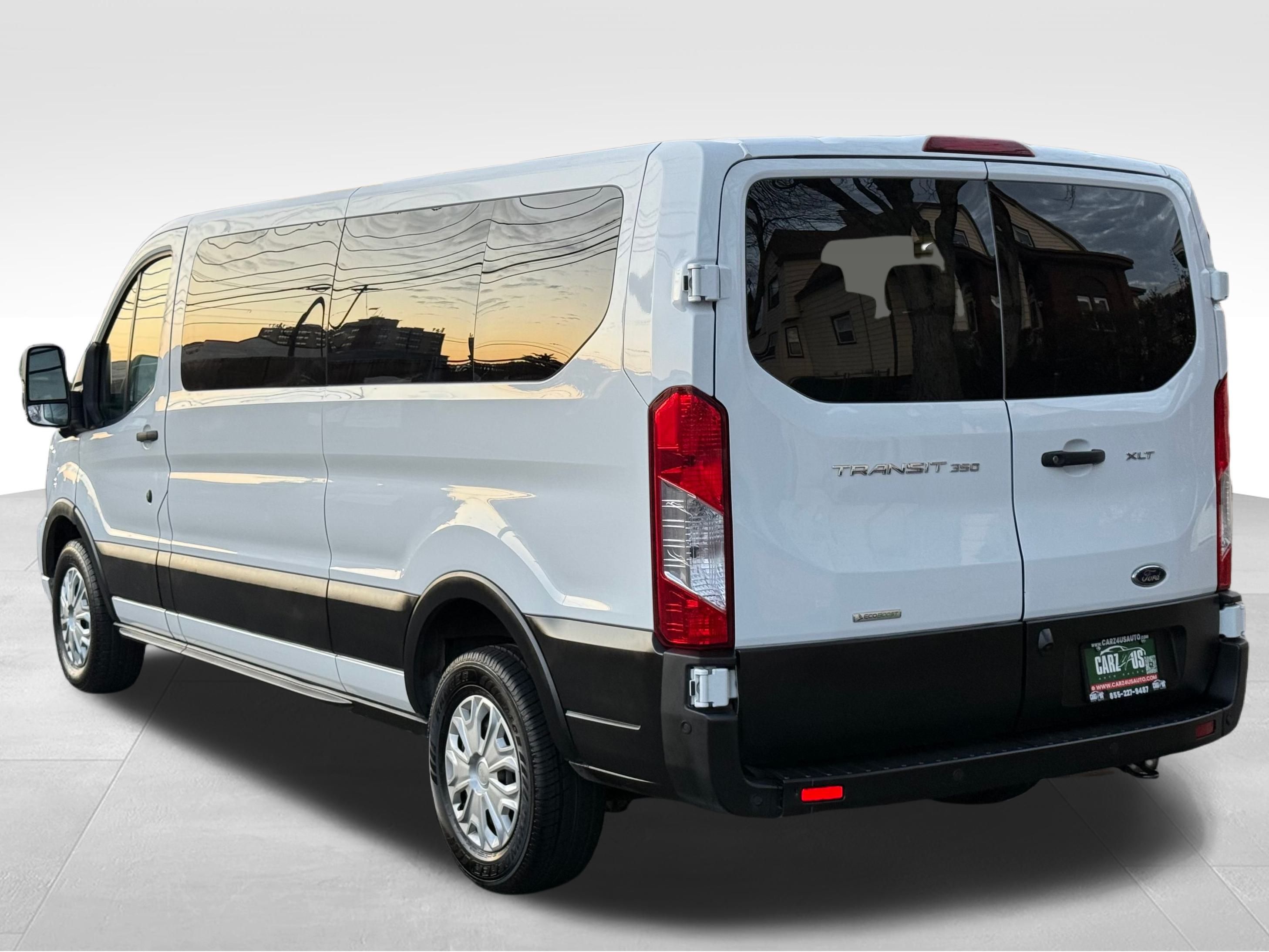 2023 Ford Transit Passenger Van XLT - Photo 9