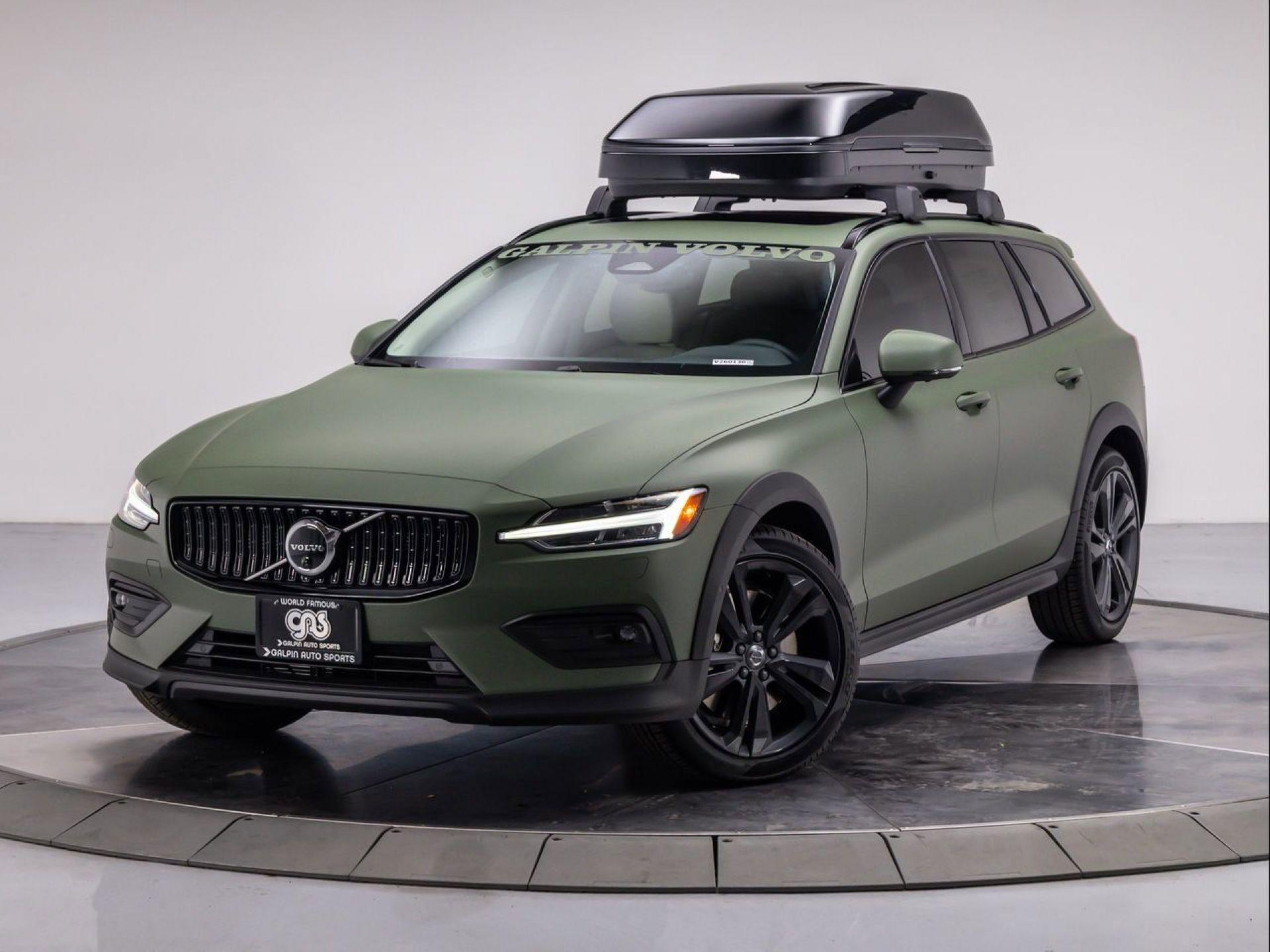 New 2026 Volvo V60 Cross Country B5 Plus Bright