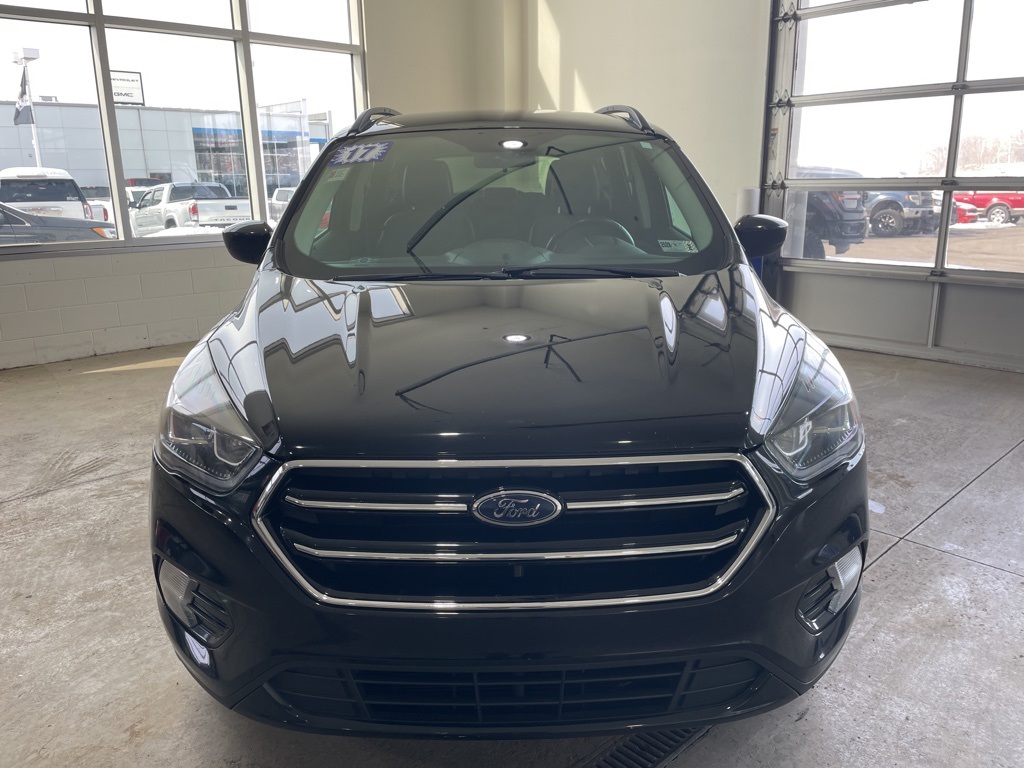 Used 2017 Ford Escape SE with VIN 1FMCU9GD7HUE89365 for sale in Triadelphia, WV
