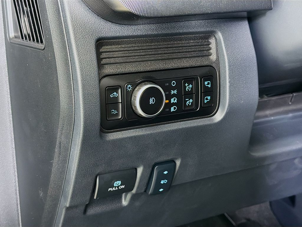 2025 Ford F-350 Super Duty Platinum - Photo 10