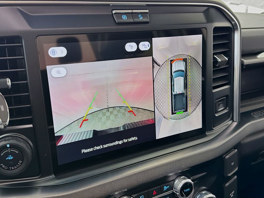 2025 Ford F-350 Super Duty Platinum - Photo 17