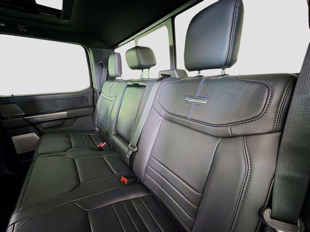 2025 Ford F-350 Super Duty Platinum - Photo 24