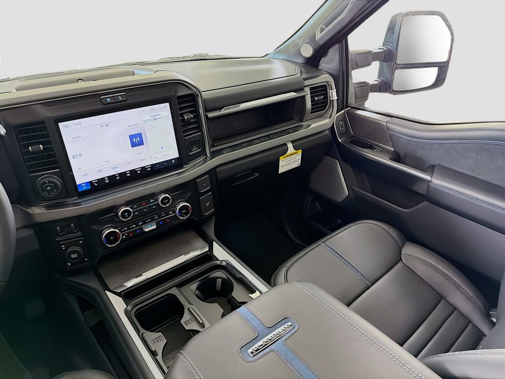 2025 Ford F-350 Super Duty Platinum - Photo 26