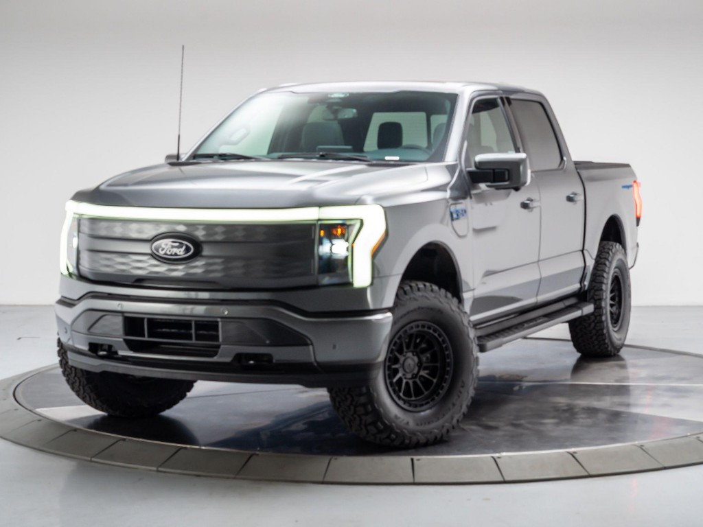 2025 Ford F-150 Lightning LARIAT