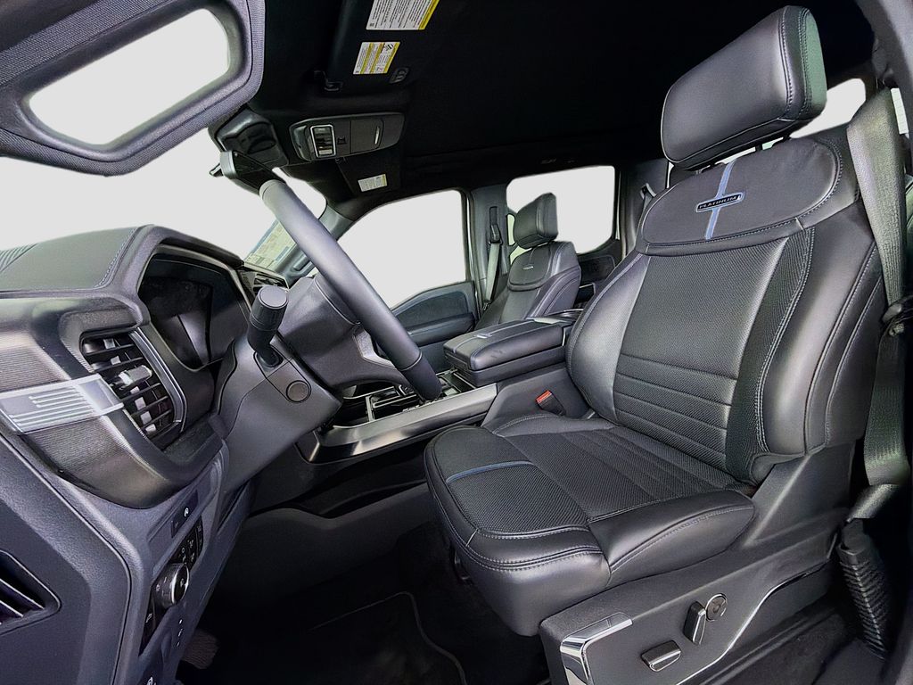 2025 Ford F-150 Platinum - Photo 11