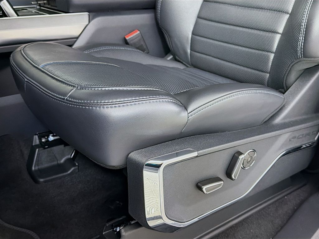 2025 Ford F-150 Platinum - Photo 22