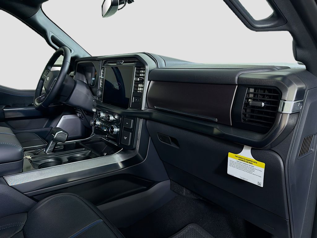 2025 Ford F-150 Platinum - Photo 32