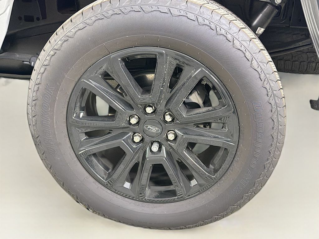 2025 Ford F-150 Platinum - Photo 34